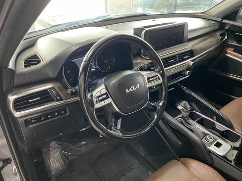 Used 2022 Kia Telluride SX w/ SX Prestige Package image 16