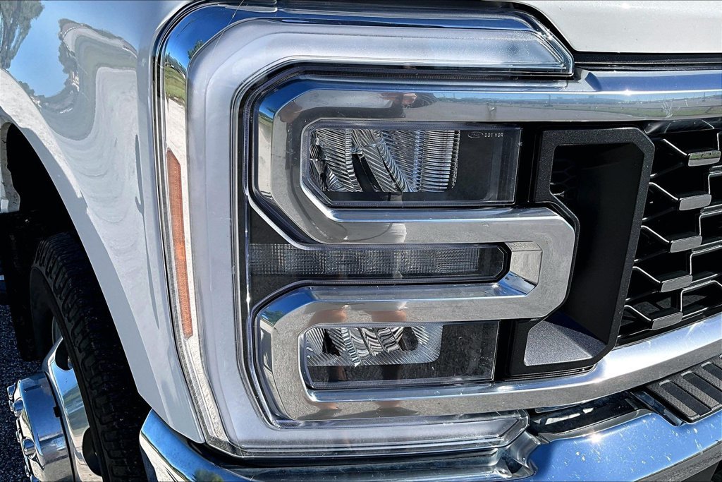 Used 2023 Ford F350 Lariat w/ Camper Package AWD/4WD image 27