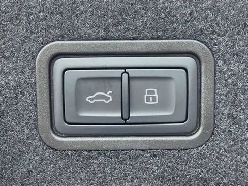 New 2026 Audi A8 L 3.0T AWD/4WD image 12