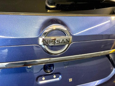 Used 2018 Nissan Rogue SV w/ Sun & Sound Touring Package AWD/4WD image 33