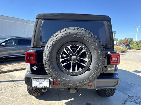Used 2024 Jeep Wrangler Willys image 5