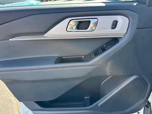 New 2026 Ford Explorer Active w/ Active Comfort Package image 12