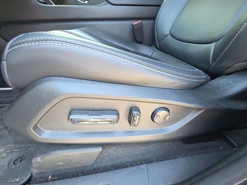 Used 2023 Honda Pilot Touring image 11