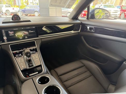 Used 2018 Porsche Panamera 4 AWD/4WD image 28