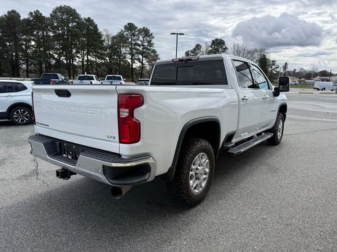 Used 2022 Chevrolet Silverado 2500 LTZ w/ LTZ Convenience Package image 7