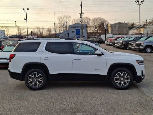 Used 2023 GMC Acadia SLE w/ Driver Convenience Package image 8