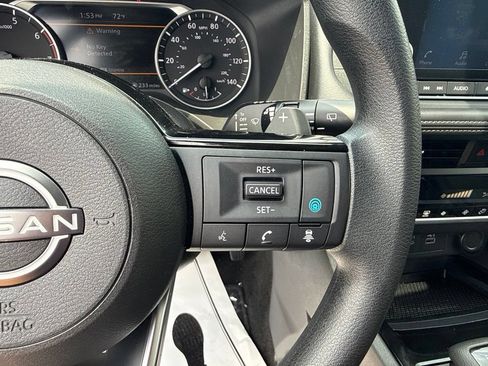 Used 2023 Nissan Rogue SV AWD/4WD image 22