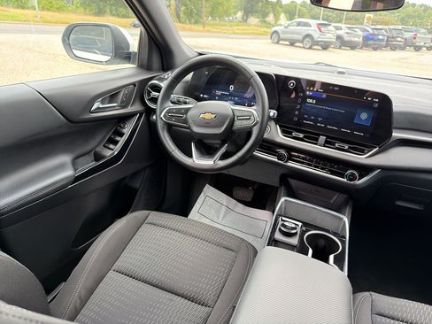 Certified 2026 Chevrolet Equinox LT FWD image 16