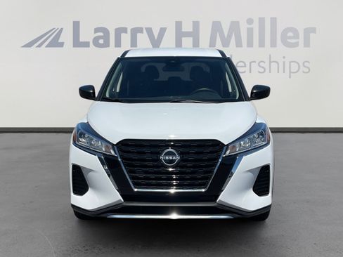 Used 2025 Nissan Kicks Play S FWD image 8