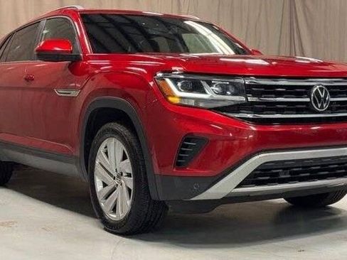 Used 2022 Volkswagen Atlas Cross Sport SE image 1