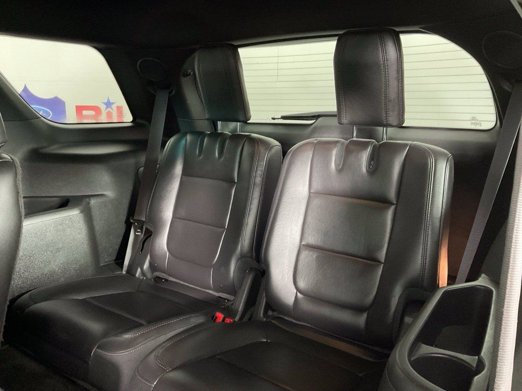 Used 2014 Ford Explorer Limited w/ Equipment Group 302A AWD/4WD image 17