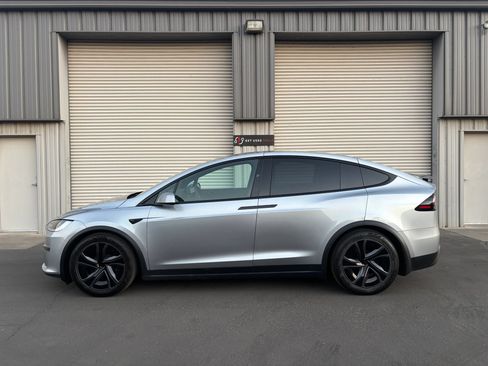 Used 2026 Tesla Model X AWD/4WD image 3