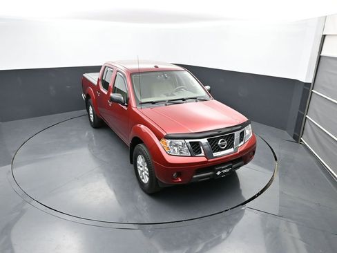 Used 2017 Nissan Frontier SV w/ SV Value Truck Package AWD/4WD image 16