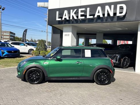 Used 2020 MINI Cooper 2-Door Hardtop image 3
