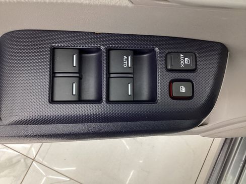 Used 2010 Honda Insight EX image 37