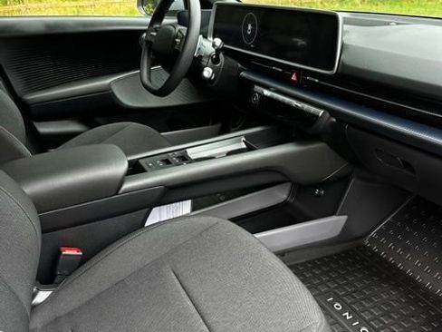 Certified 2025 Hyundai Ioniq 6 SE RWD image 20