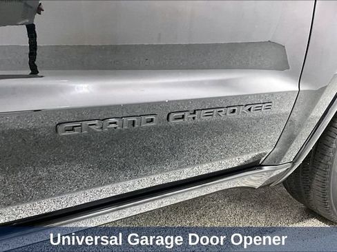 Used 2020 Jeep Grand Cherokee Altitude AWD/4WD image 32