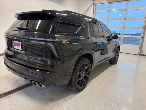 Used 2024 Chevrolet Traverse RS image 9
