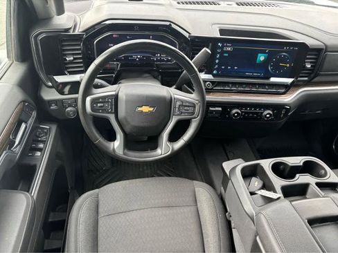 Used 2025 Chevrolet Silverado 2500 LT image 17