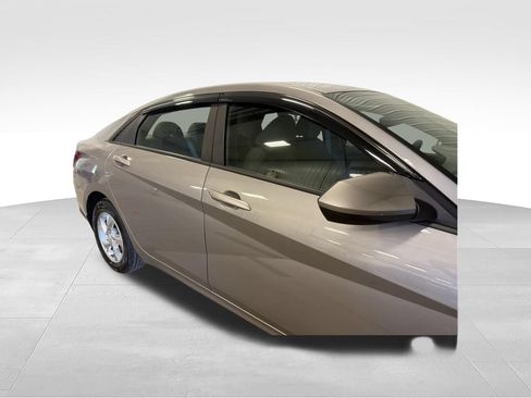 Used 2023 Hyundai Elantra SE FWD image 13