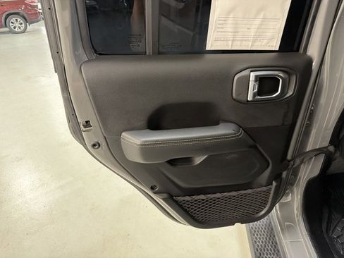 Used 2023 Jeep Wrangler Unlimited Sahara AWD/4WD image 23