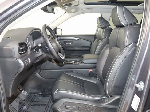 Used 2023 Honda Pilot Elite image 12