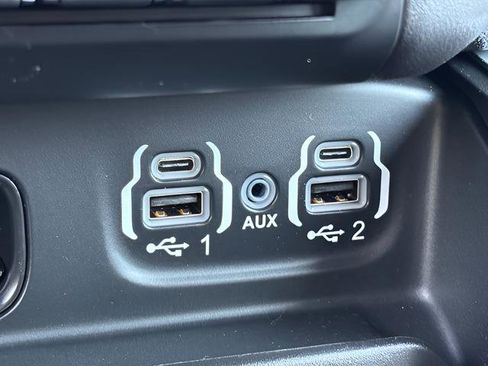 Used 2022 RAM 1500 Big Horn AWD/4WD image 10