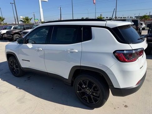 New 2026 Jeep Compass Latitude image 5