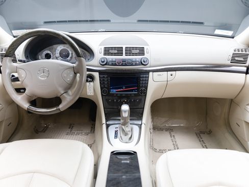 Used 2006 Mercedes-Benz E 350 Sedan image 3