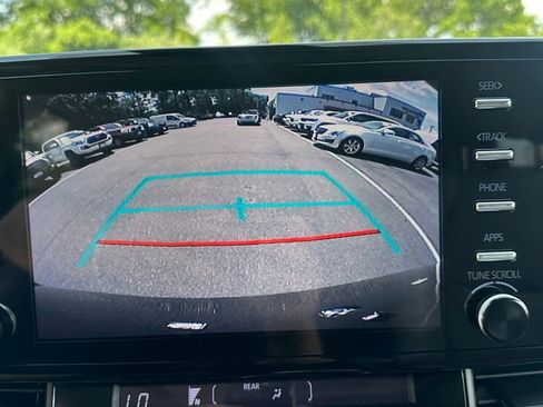 Used 2021 Toyota Sienna XLE w/ XLE Plus Package FWD image 21