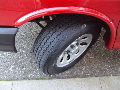 Used 2013 Chevrolet Express 1500 AWD image 27