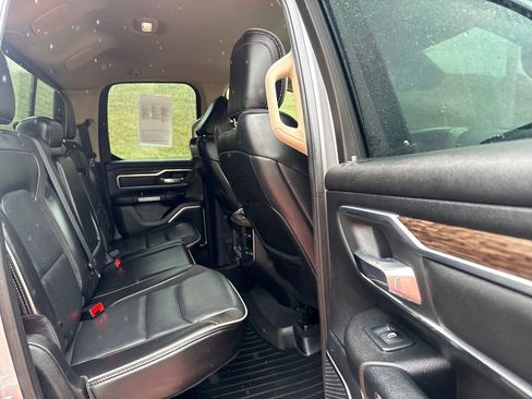Used 2019 RAM 1500 Laramie AWD/4WD image 23
