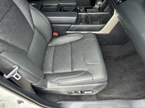 Used 2024 Toyota Tundra Limited AWD/4WD image 17