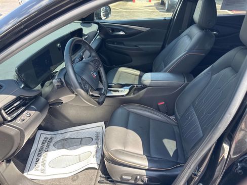 Used 2025 Buick Envista Avenir FWD image 13