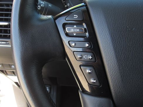 Used 2024 Nissan Armada SL image 28