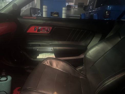 Used 2017 Ford Mustang Premium image 19