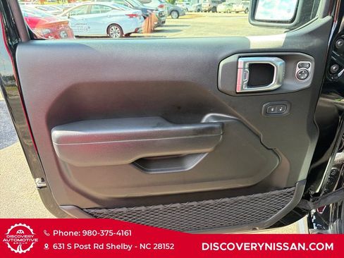 Used 2022 Jeep Wrangler Sport AWD/4WD image 9