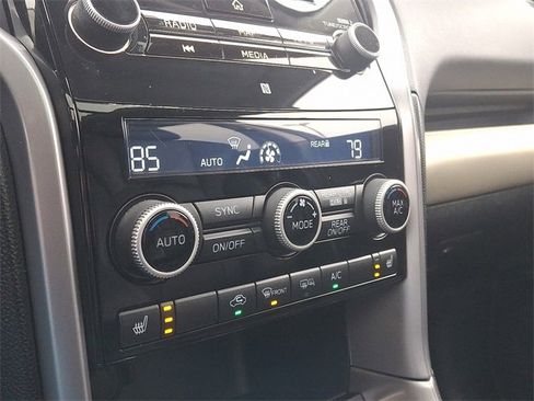 Used 2022 Subaru Ascent Limited w/ Technology Package image 17