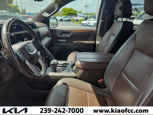 Used 2024 GMC Sierra 1500 Denali w/ Denali Reserve Package AWD/4WD image 16