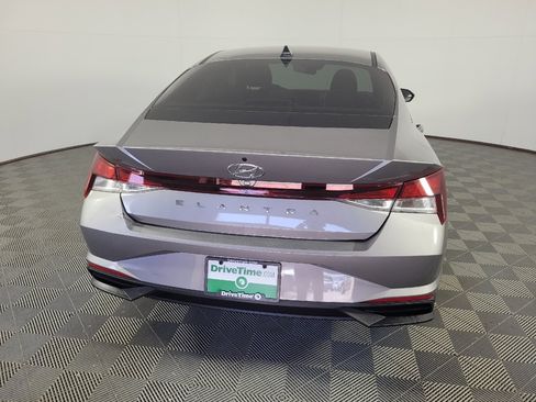 Used 2023 Hyundai Elantra SEL w/ Convenience Package FWD image 7