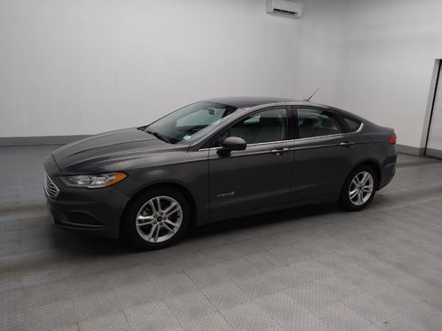 Used 2018 Ford Fusion S image 2