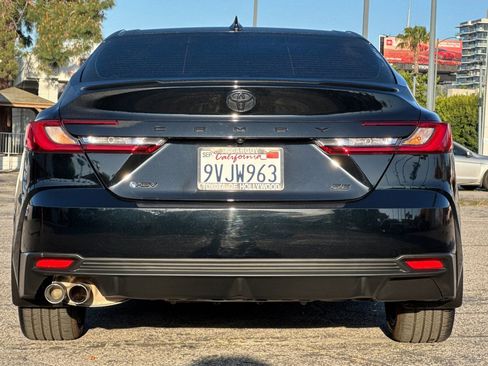 Certified 2025 Toyota Camry SE FWD image 5