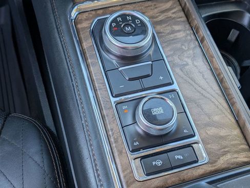 Used 2021 Ford Expedition Platinum image 32