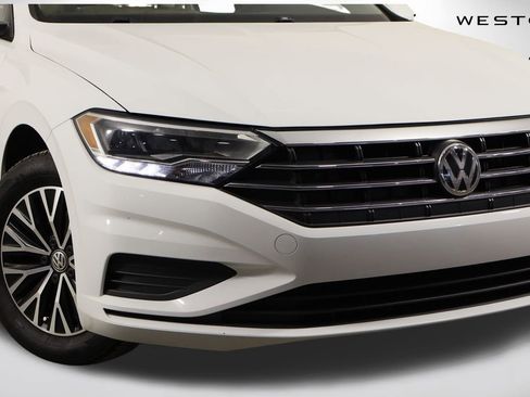Used 2019 Volkswagen Jetta SE w/ Cold Weather Package image 40