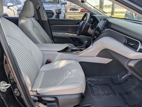 Used 2024 Toyota Camry SE w/ Convenience Package image 31