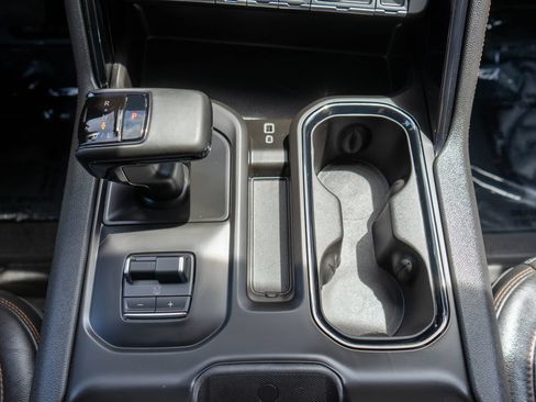 Used 2025 GMC Sierra 1500 AT4 w/ AT4 Premium Package AWD/4WD image 30