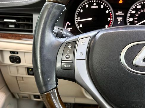 Used 2014 Lexus ES 350 w/ Premium Package image 32