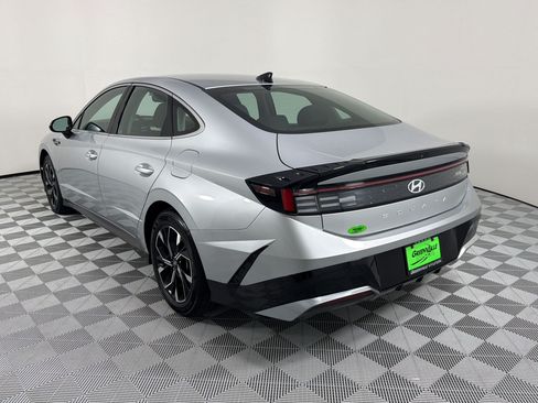 Used 2025 Hyundai Sonata SEL FWD image 3