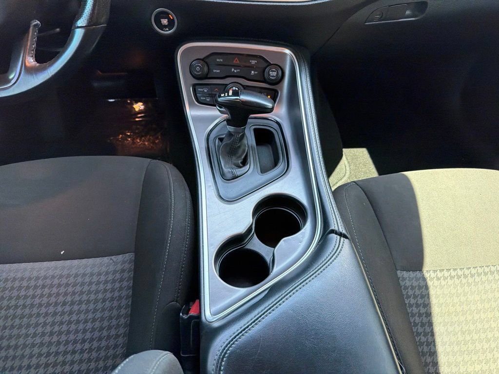 Used 2022 Dodge Challenger GT AWD/4WD image 27