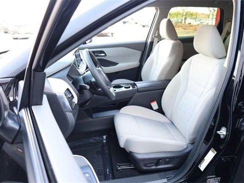 Certified 2023 Nissan Rogue SV image 8